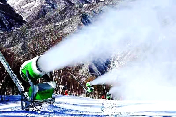 造雪機(jī)對滑雪場的作用您們了解多少呢？