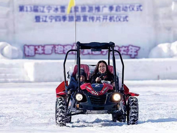 遼寧省鞍山市雪地越野車
