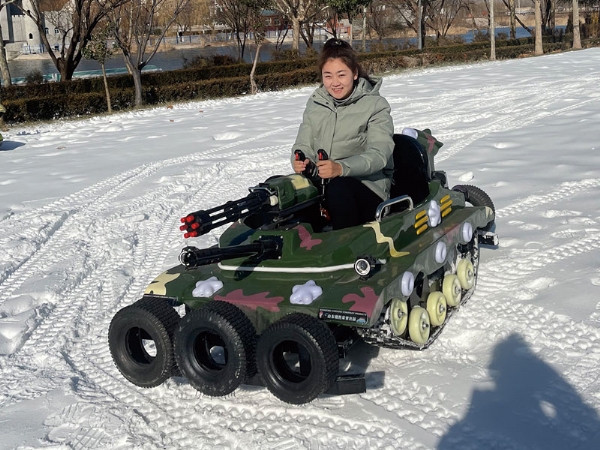遼寧阜新市雪地坦克